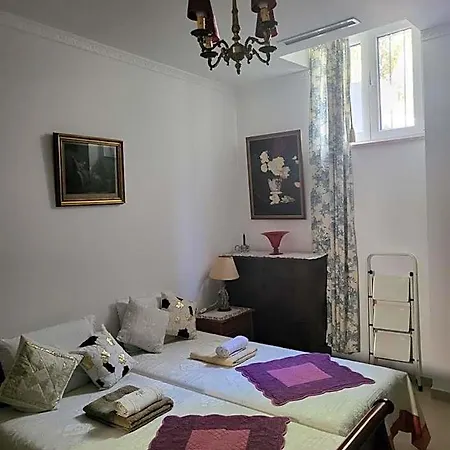 Hotel Lousa Twin Guest With Private Bathroom